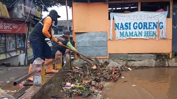 Februar 2021 Überschwemmung Der Kleinen Brücke Bei Condet East Jakarta — Stockvideo