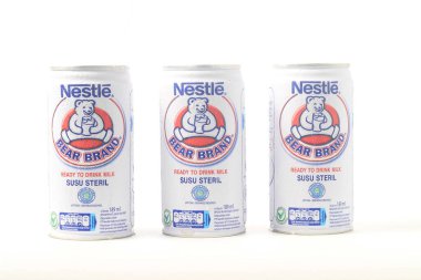 Sadece Editoryal Kullanım için, 13 Temmuz 2021, White variant Bear Brand, bear Milk Can, East Jakarta, Endonezya Fotoğraf Stüdyosu