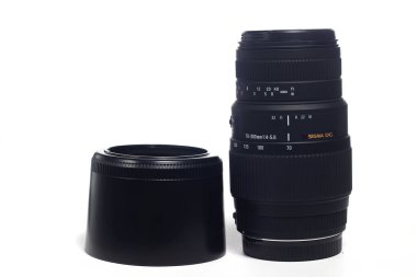 Editoryal Kullanım için sadece, 05 Temmuz 2021, Jakarta, Endonezya Fotoğraf Stüdyosu, Sigma DC Non Image Stabilizer or IS, Tele Lens 70 Canon at white background