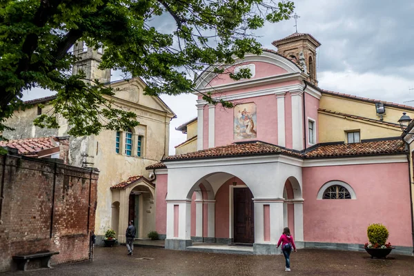 Piękny Różowy Kościół Barolo Piemoncie — Zdjęcie stockowe