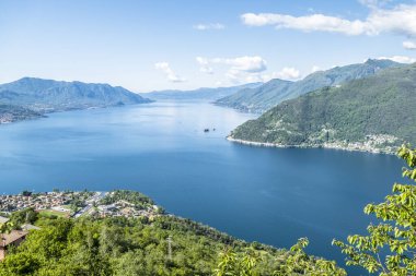 Maggiore Gölü 'nün geniş hava manzarası