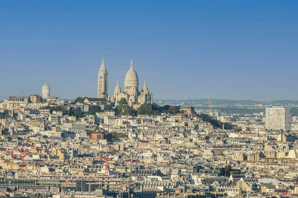 パリのモンマルトルにあるサクレ クール大聖堂の空中写真 — ストック写真