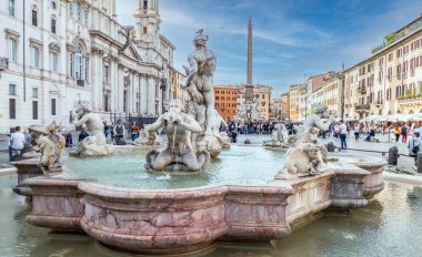 Roma, İtalya - 04 / 12 / 2017: Güzel kare ile ünlü Navona meydanı