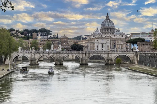Rzeka Tevere Watykanem Tle Zachodzie Słońca — Zdjęcie stockowe