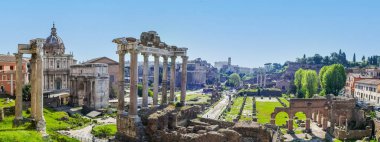 Roma 'daki Roma Forumu' nun ekstra geniş manzarası.
