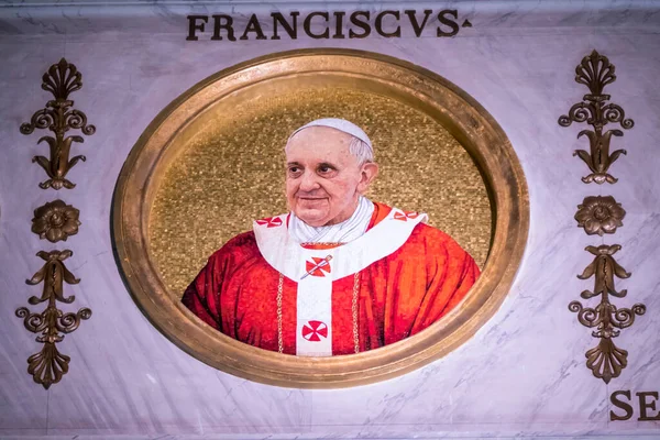  Roma 'da Papa Francis' i temsil eden mozaik.