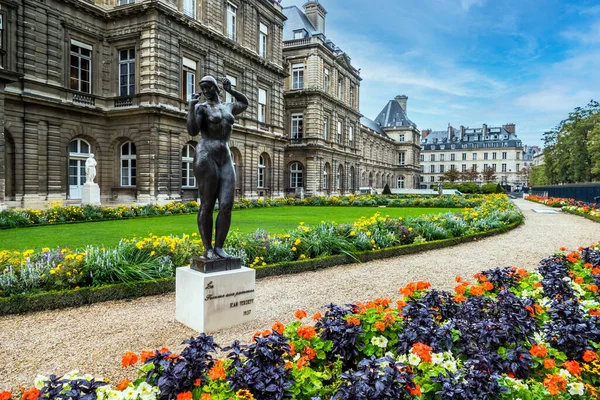 Paris Farnce 2018 Die Schönen Gärten Luxemburgs Mit Farbigen Blumen — Stockfoto