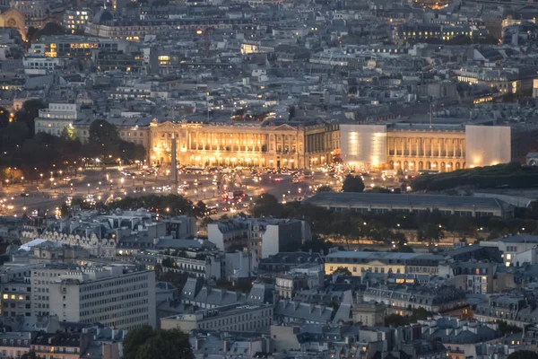 黄昏时分 巴黎协和广场的空中景观闪烁着光芒 — 图库照片