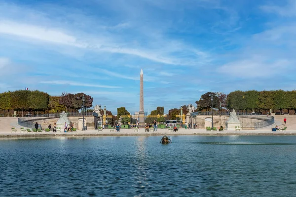 Paris Frankreich 2018 Die Tuileries Gärten Mit Ihren Schönen Springbrunnen — Stockfoto