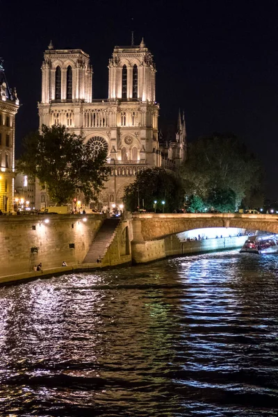 Párizs Franciaország 2018 Notre Dame Katedrális Szajna Folyó Világít Éjszaka — Stock Fotó