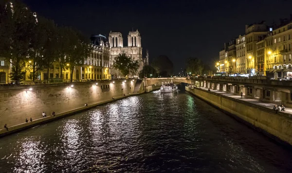 París Francia 2018 Catedral Notre Dame Río Sena Iluminados Por — Foto de Stock