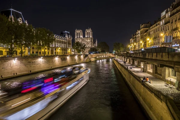 Paris França 2018 Catedral Notre Dame Rio Sena Iluminados Noite — Fotografia de Stock