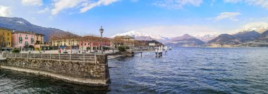 Colico ve Como Gölü 'nün ekstra geniş manzarası