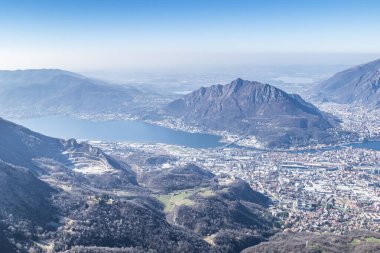 Lecco ve Garlate Gölü 'nün havadan görünüşü