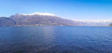 Como Gölü 'nün ekstra geniş manzarası