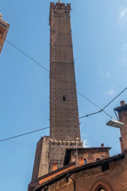 Bologna 'daki Asinelli Kulesi.