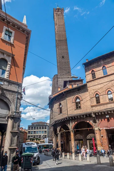 Болонья Італія 2021 Історичний Центр Болоньї Вежею Асінеллі Задньому Плані — стокове фото