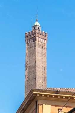 Bologna 'daki güzel Asinelli Kulesi.