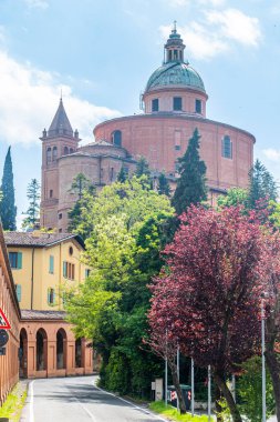 Bolonez tepelerindeki San Luca 'lı Meryem Ana' nın güzel Mabedi