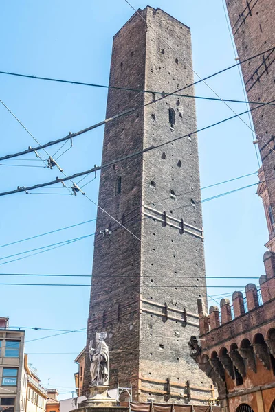 Чудова Вежа Асінеллі Болоньї — стокове фото