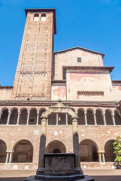 Piękny Klasztor Kościoła Santo Stefano Bolonii — Zdjęcie stockowe