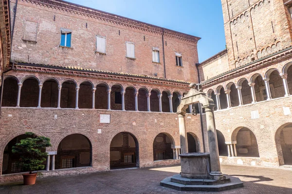 Hermoso Claustro Iglesia Santo Stefano Bolonia — Foto de Stock