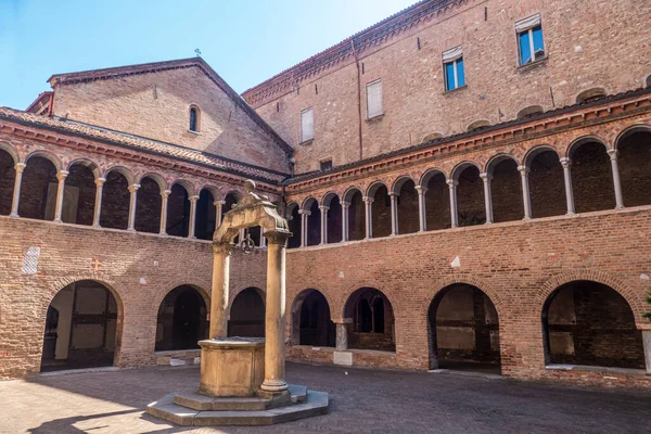 Bologna Daki Santo Stefano Kilisesinin Güzel Manastırı — Stok fotoğraf