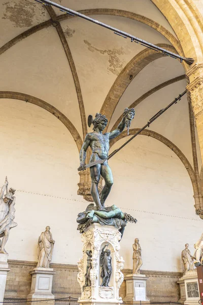 フィレンツェ イタリア 2021 ペルセウス像 フィレンツェのメデューサの頭を持つ — ストック写真