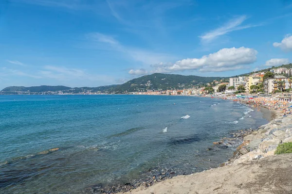 Alassio イタリア 2021 美しいビーチでAlassioの風景 — ストック写真