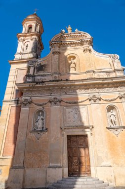 Güzel Menton Bazilikası