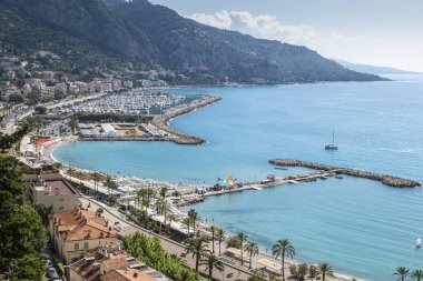 Menton, Fransa - 07-07-2021: Menton Körfezi 'nin havadan görünüşü