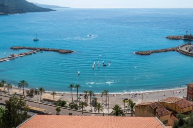Menton, Fransa - 07-07-2021: Menton Körfezi 'nin havadan görünüşü