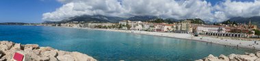 Menton, Fransa - 07-07-2021: Menton 'un deniz manzarası