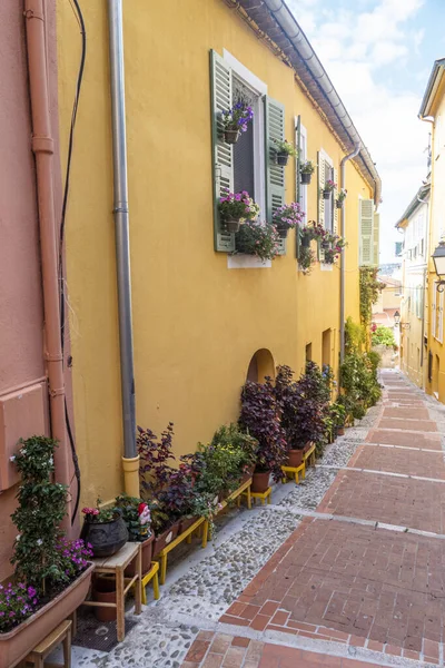 Bella Steet Nel Centro Storico Mentone Con Fiori — Foto Stock