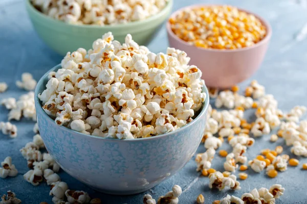 Salty Popcorn Blue Bowl Corncobs Blue Background — Stock Photo, Image