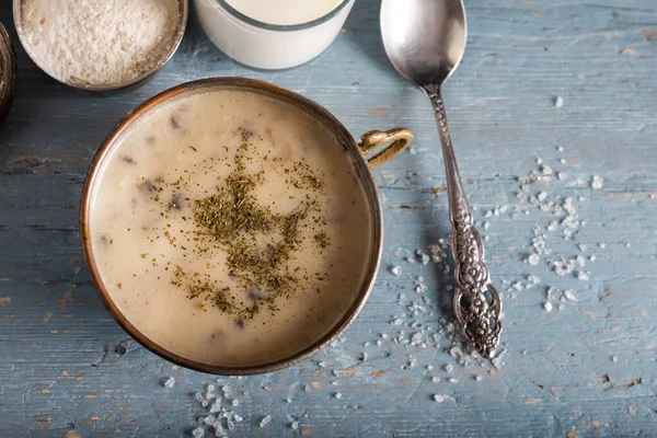 Champignonroom Soep Kom Met Glas Melk Houten Ondergrond — Stockfoto