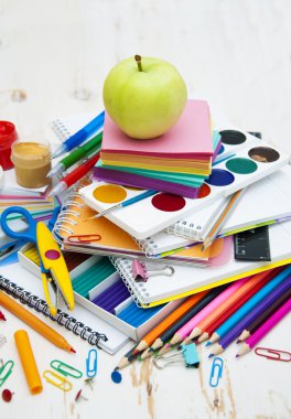Okul malzemeleri.