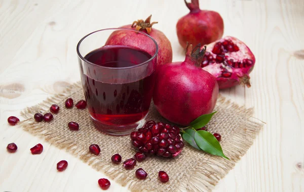 A pomegranate juice — Stock Photo, Image