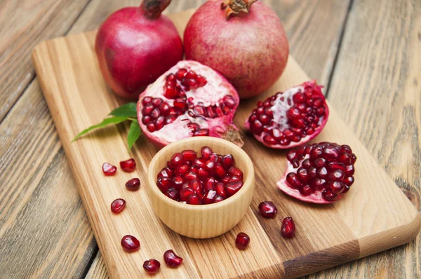 Fresh red pomegranate — Stock Photo, Image