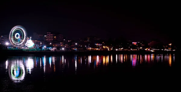Красочный Ночной Пейзаж Колесом Обозрения Похаре — стоковое фото