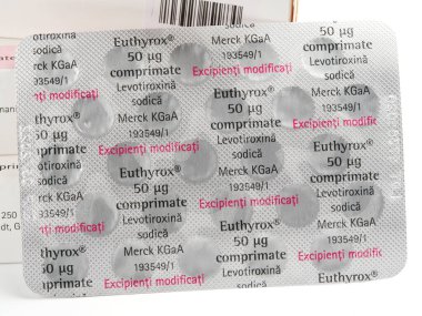 Bükreş, Romanya - 17 Ekim 2020: Euthyrox, hipotiroidizm tedavisinde kullanılan bir ikame hormonu olan levotiroksinin marka adı.)