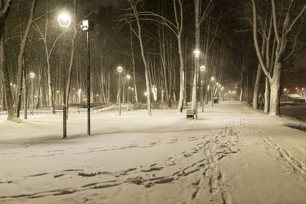 Empreintes Humaines Dans Neige Rues Nocturnes Couvertes Neige Hiver Non — Photo