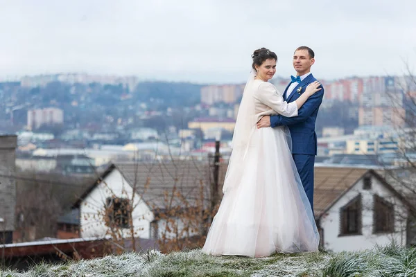 Two Newlyweds Wedding Walk Winter Lovers Happily Hug Gently Kiss — Stock Photo, Image