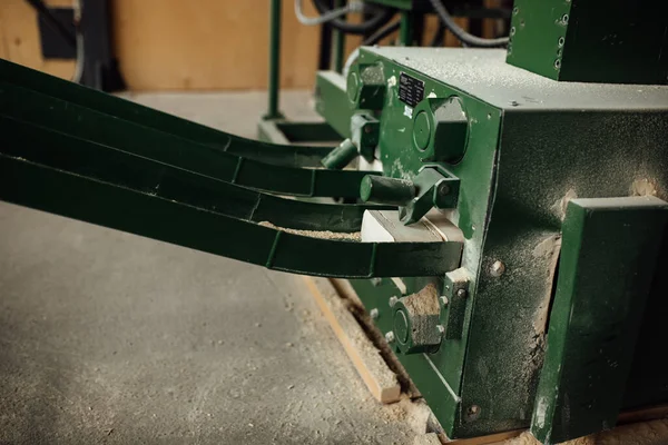 conveyor for the production of fuel briquettes. automated production of fuel from wood sawdust under pressure