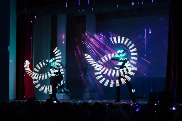 Incredible Beauty Performance Artists Dancers Stage Fireshow Led Suits Lasers — Stock Photo, Image