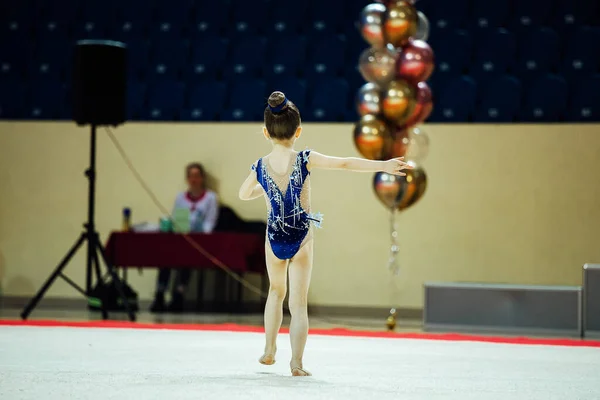 Young Athlete Rhythmic Gymnastics Competition Acrobatic Number Clever Gymnast Bright — Stock Photo, Image