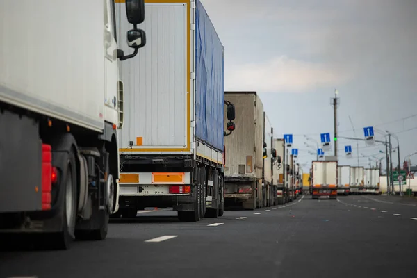 Long Traffic Jam Many Trucks Border Long Wait Customs Checks — Stock Photo, Image