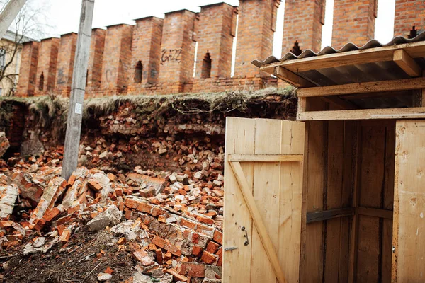 Een Oud Vies Houten Toilet Tussen Ruïnes Een Latrine Een — Stockfoto