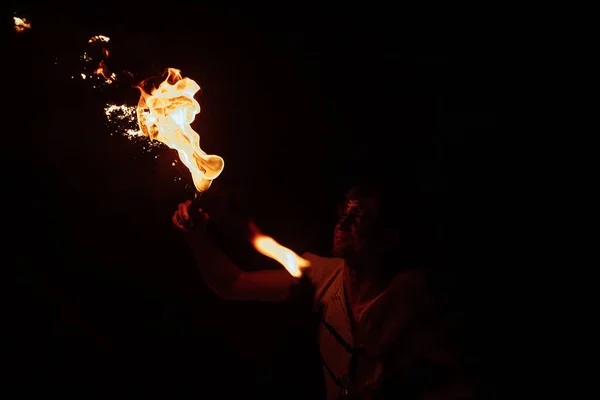 Dangerous Beautiful Fireshow Dark Artists Costumes Mythological Creatures Hold Burning — Stock Photo, Image