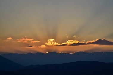 gün batımı ve bulutlar